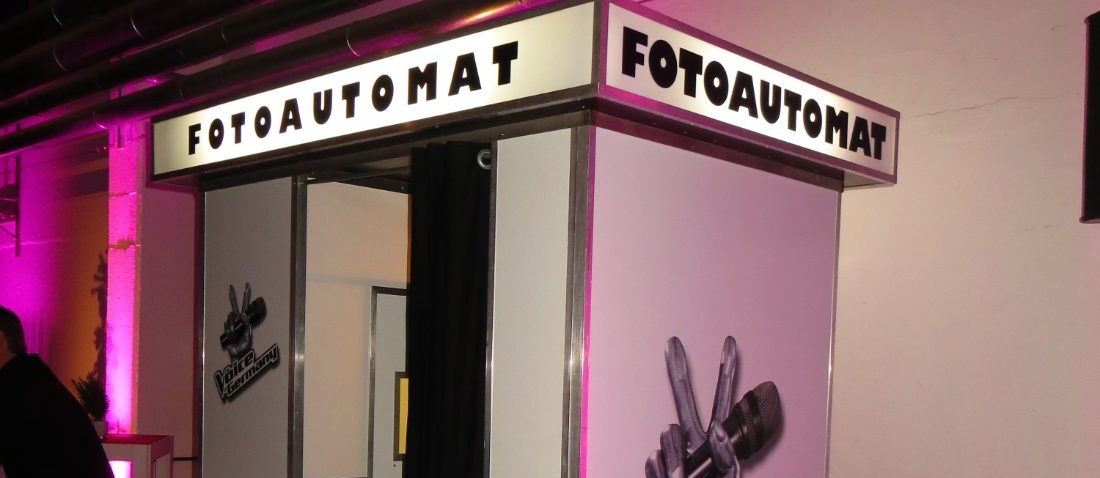 Fotoautomat von Flash-U in der Gestaltung einer Fernsehmarke auf einem Event